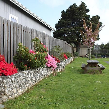 Azalea Lodge Gold Beach Buitenkant foto