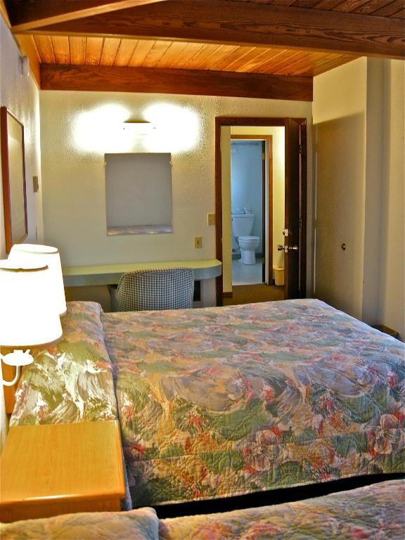 Azalea Lodge Gold Beach Buitenkant foto
